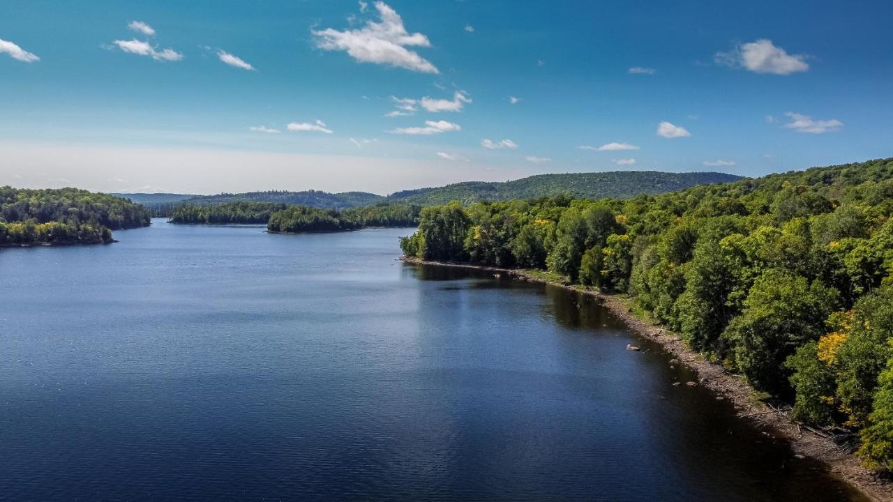 Yourtes Glamping Du Poisson Blanc Notre-Dame-du-Laus Экстерьер фото