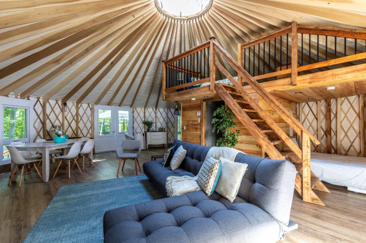 Yourtes Glamping Du Poisson Blanc Notre-Dame-du-Laus Экстерьер фото