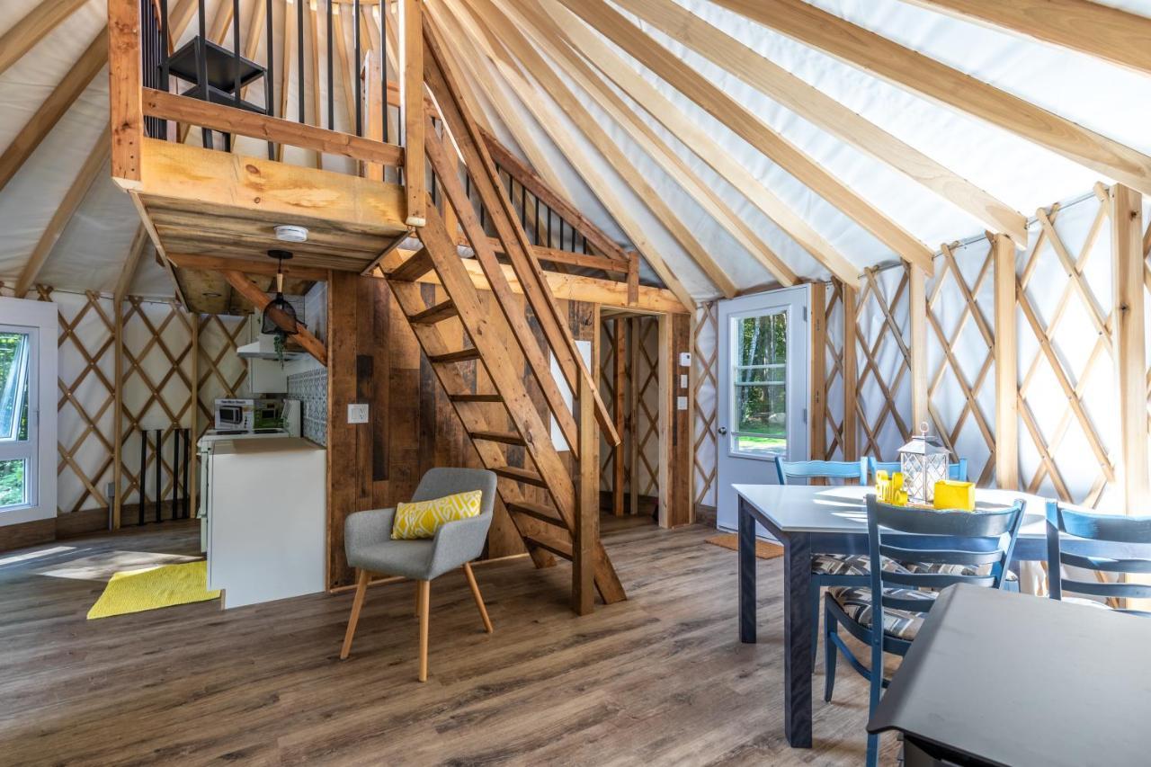 Yourtes Glamping Du Poisson Blanc Notre-Dame-du-Laus Экстерьер фото