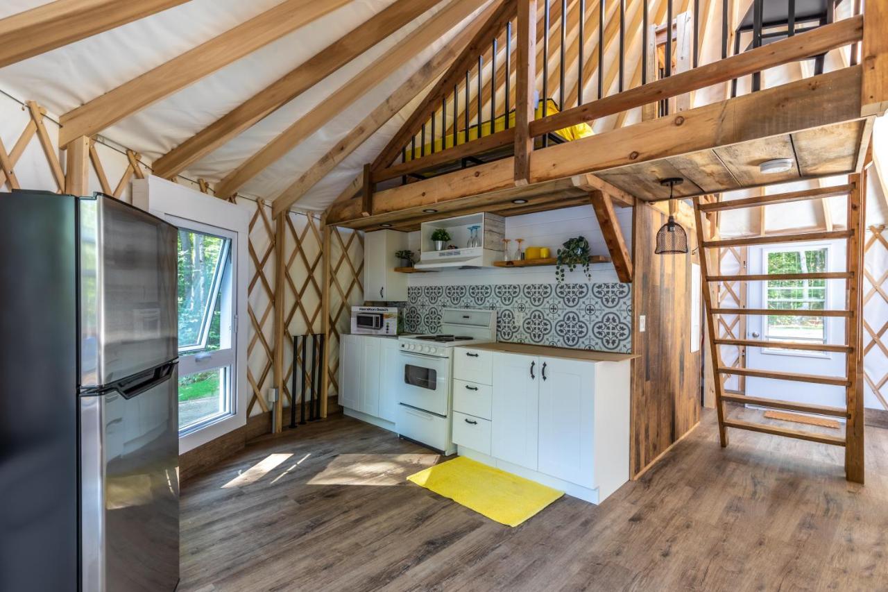 Yourtes Glamping Du Poisson Blanc Notre-Dame-du-Laus Экстерьер фото