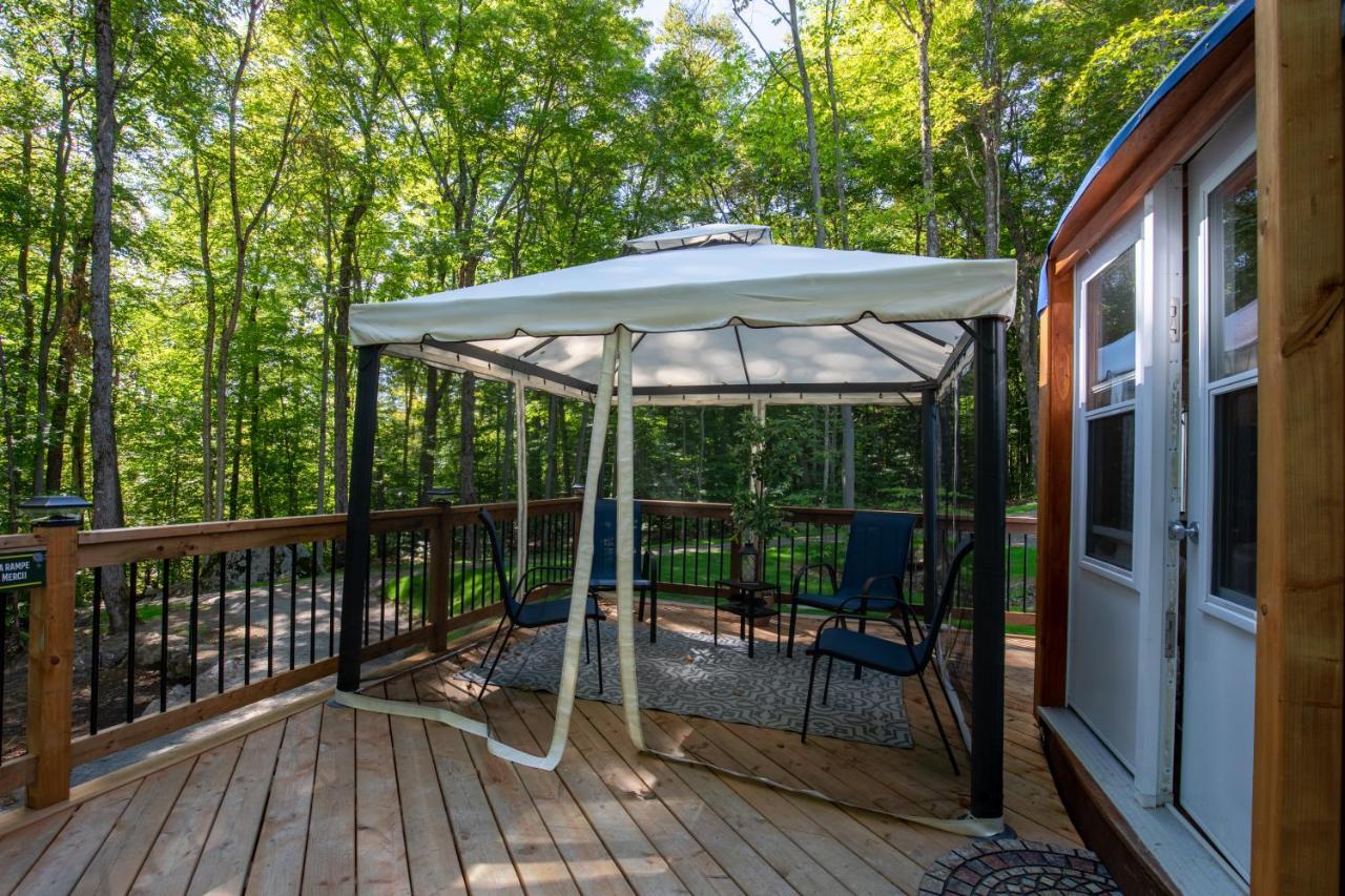 Yourtes Glamping Du Poisson Blanc Notre-Dame-du-Laus Экстерьер фото